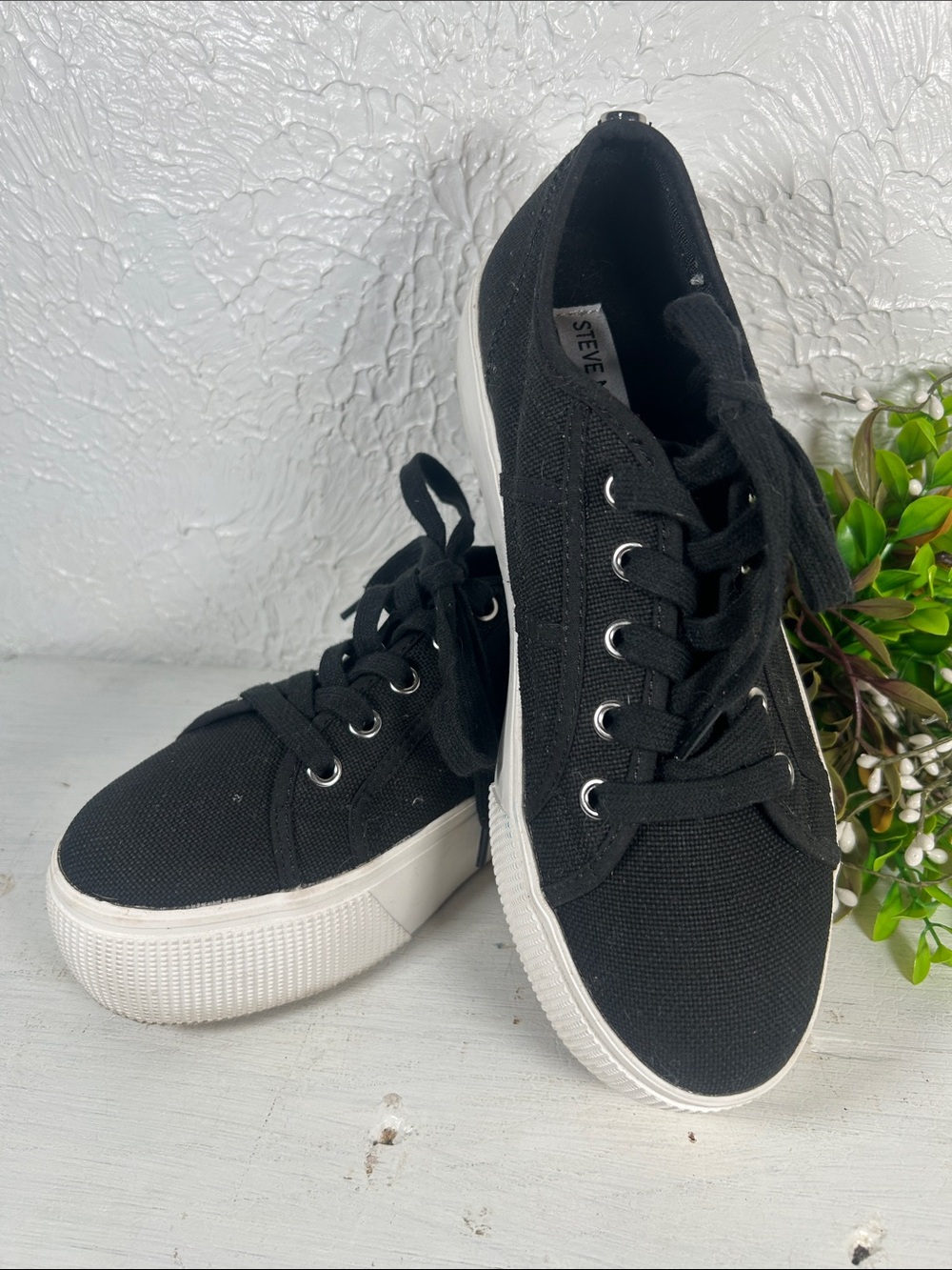 Steve Madden Platform Black Canvas Lace-Up Sneakers Size 7.5 - Picture 10 of 15